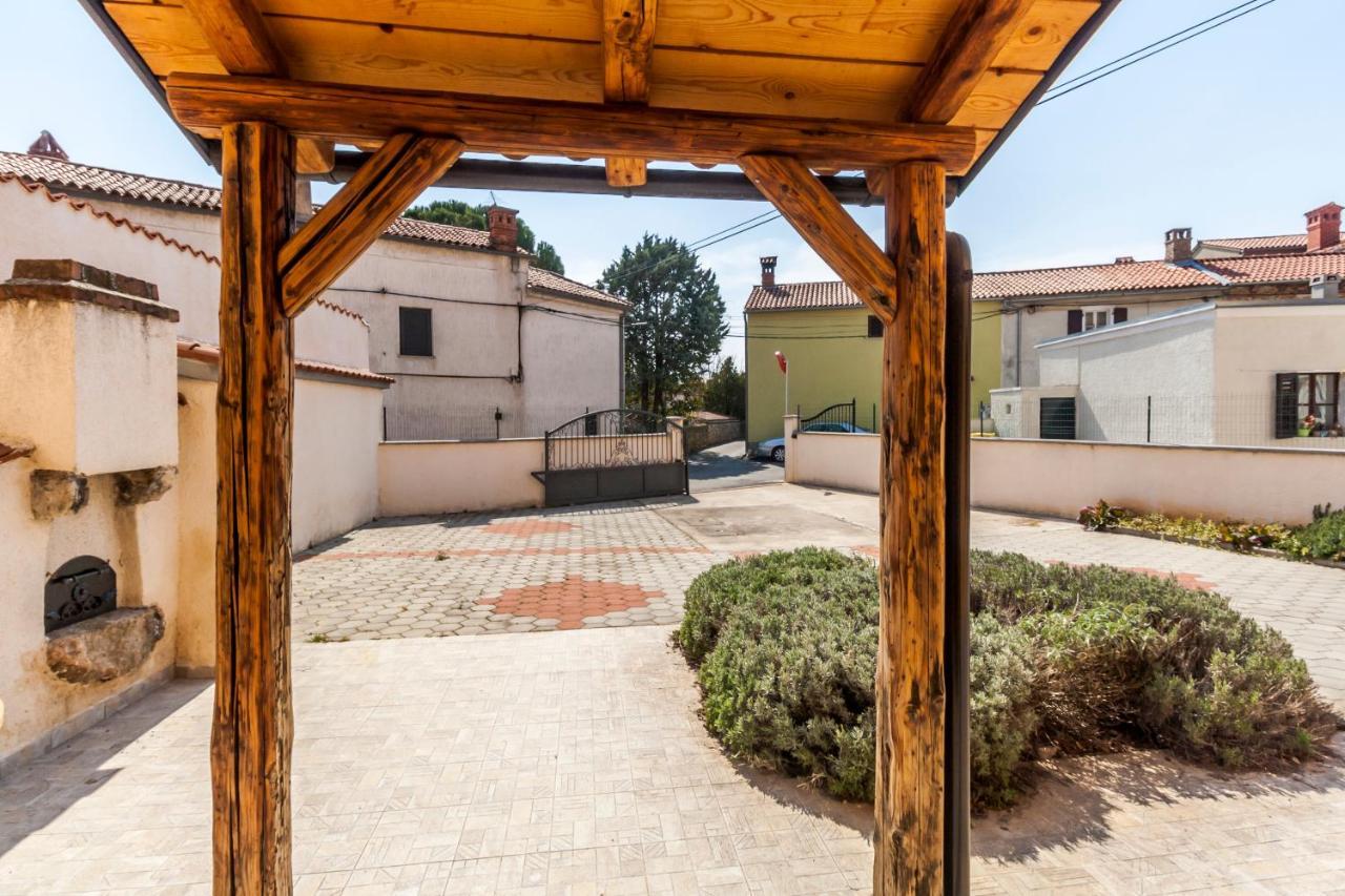 House Krizanic In Marcana, Istria, With 2 Apartments, Total 9 Guests Εξωτερικό φωτογραφία
